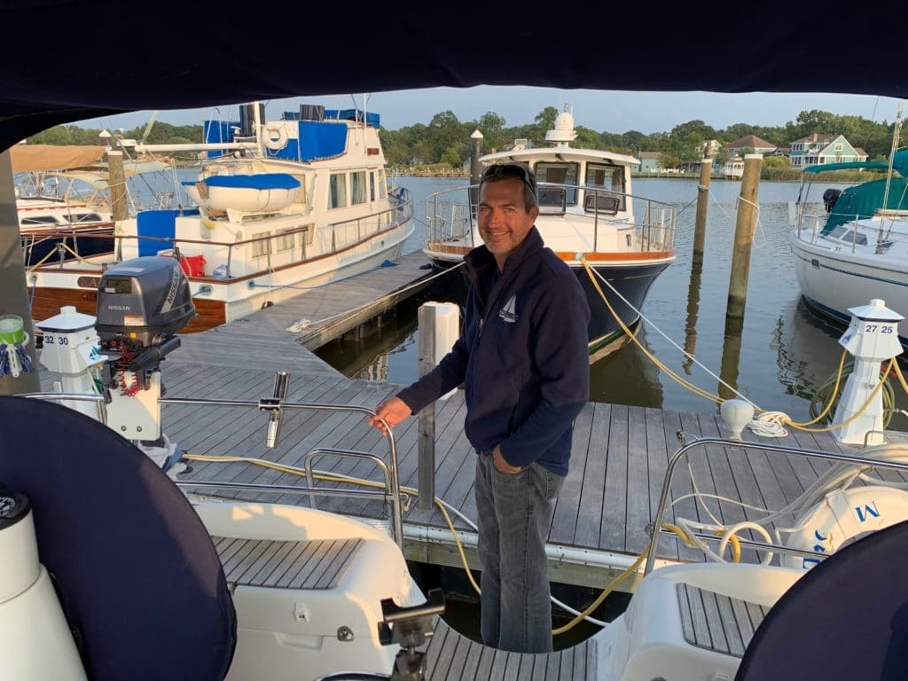Mobile marine service at the dock in Naples