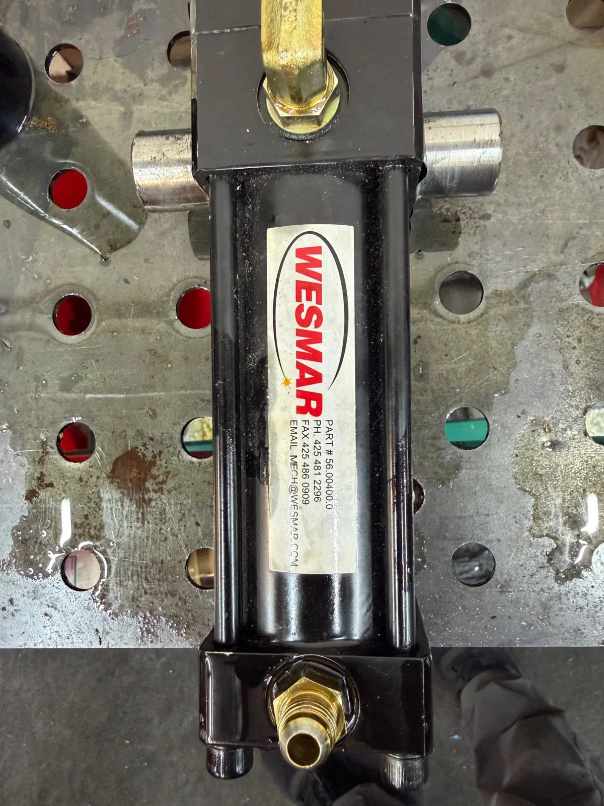 WESMAR hydraulic cylinder on the bench